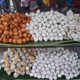 ร้านป้าติ๋มลูกชิ้นแคระ(เจ้าเก่าเมืองนนท์)