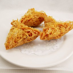 เกี๊ยวกุ้งกรอบไข่เค็ม