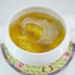 ซุปเกี๊ยวกุ้งหูฉลาม