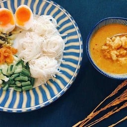 ขนมจีนน้ำยาปูชุดใหญ่