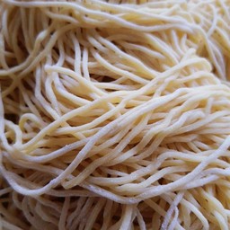 บะหมี่ไข่ 1 กิโล (Egg noodles 1 kilo)