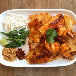 เกี๊ยวกรอบผัดไทยกุ้ง