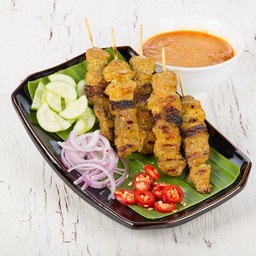 หมูสะเต๊ะ Singaporean Style Pork Satay with Pickled Vegetables