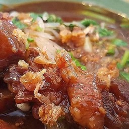 ก๋วยเตี๋ยวเนื้อตุ๋น