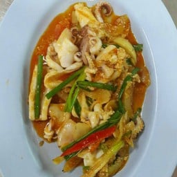 ปลาหมึกผัดไข่เค็ม