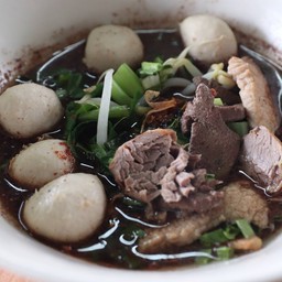 เกาเหลาหมูน้ำตกพิเศษ