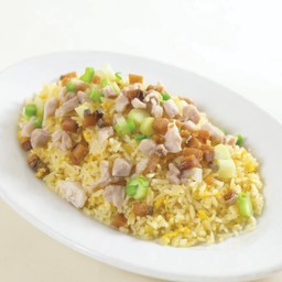 ข้าวผัดไก่ปลาเค็ม