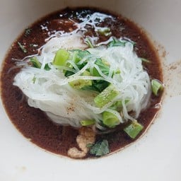 ก๋วยเตี๋ยวหมูน้ำตกพิเศษ