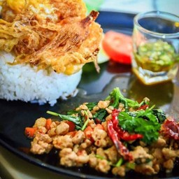 ข้าวราดกะเพราหมูสับ
