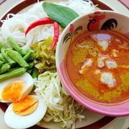 ขนมจีนน้ำยาปู ข้าวผัดปู @อร่อยจัดสะบัดช่อ ถนนรางรถไฟ