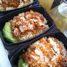 ข้าวมันไก่ทอด