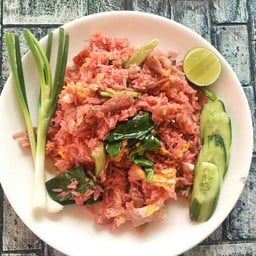 ข้าวผัดแดง