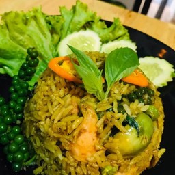 ข้าวผัดเครื่องแกงเขียวหวานไก่