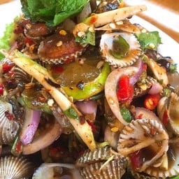 ยำเหลาหอยแครง