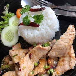 ข้าวยำคอหมูย่างน้ำตก