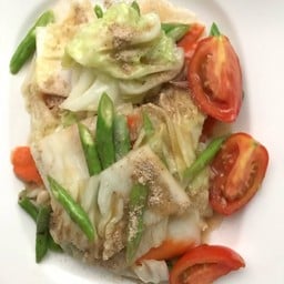 ผัดผักรวมมิตรกุ้งสด