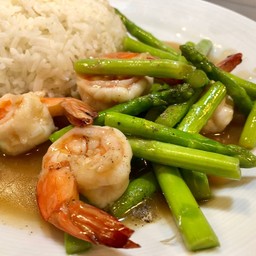 หน่อไม้ฝรั่งผัดกุ้งพร้อมข้าว