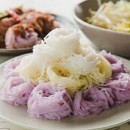 มุมขนมจีน - ขนมจีนเส้นบีบสด (ตลาดบองมาร์เช่)