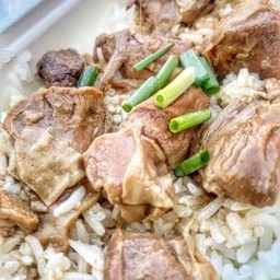 โกลิ้ม เกลาเหลาเนื้อโคขุน,หมูตุ๋น,ราดหน้า