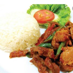 ผัดพริกแกง
