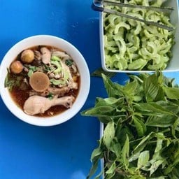 ก๋วยเตี๋ยวไก่สุวรรณภูมิ