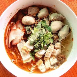 ก๋วยเตี๋ยวหมูต้มยำ