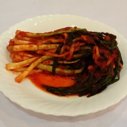 902 พากิมจิ กิมจิต้นหอม 1 kg. ซังกิ