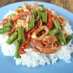 ผัดพริกแกงทะเล(กุ้ง,หมึก)