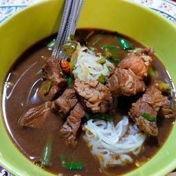 เล็กหมูตุ๋น