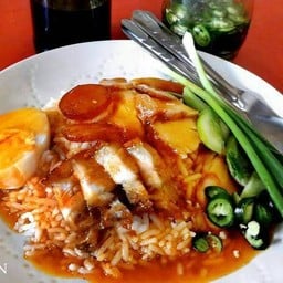 ข้าวหมูแดงหมูกรอบ