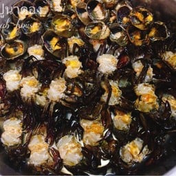 ปูนาดองปูไข่ดอง crab house by นายทู่