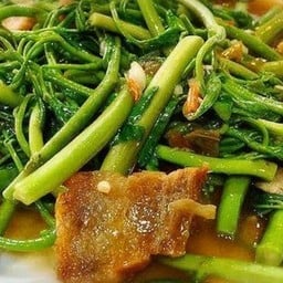 กระเฉดหมูกรอบ