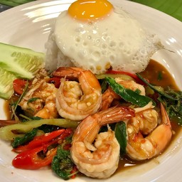 ผัดกะเพรากุ้ง