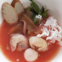 เกี๊ยวปลาเย็นตาโฟ