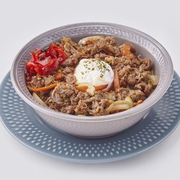 ข้าวหน้าเนื้อยากินิคุ ไข่ลวก