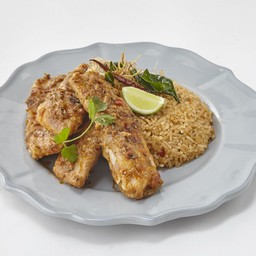 ข้าวผัดต้มยำกระดูกหมูอ่อนรสแซ่บ