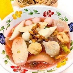 ส่งโภชนา ลูกชิ้นปลา เย็นตาโฟ น้ำผลไม้ปั่น