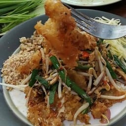 กระเพราะปลาผัดไท กุ้งสด