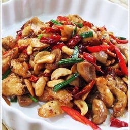 ไก่ผัดเม็ดมะม่วง