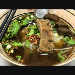 เส้นใหญ่น้ำเป็ดตุ๋น