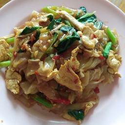 เส้นใหญ่ขี้เมาหมู