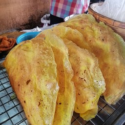 ขนมเบื้องญวนนางเลิ้ง ย่าแช่ม