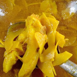 แกงส้มปลาทับทิบ ยอดมะพ้ราว