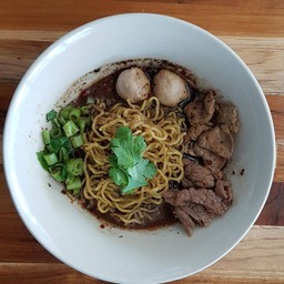 เส้นบะหมี่หมู-น้ำ