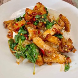 ข้าวกระเพราหมูกรอบ