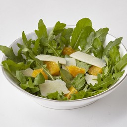 สลัดร็อคเก๊ตกับเป็กโกริเน่ชีสและส้มนาเวล