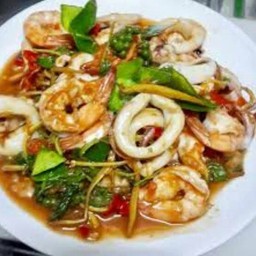 ผัดฉ่าทะเล กับข้าว