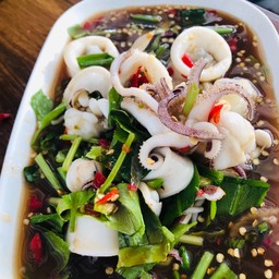 ยำปลาหมึก