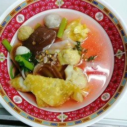 เย็นตาโฟ เกี๊ยวกุ้ง