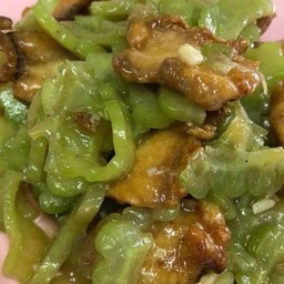 ปลากะพงผัดมะระ 185